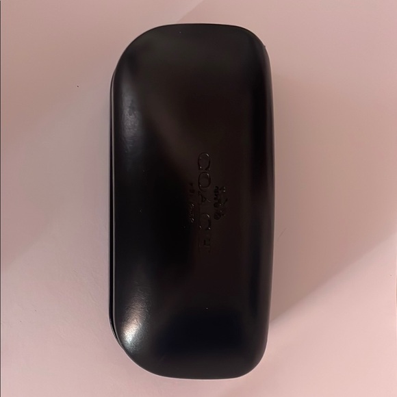 Coach Sunglasses with Case and Cloth - Picture 5 of 7